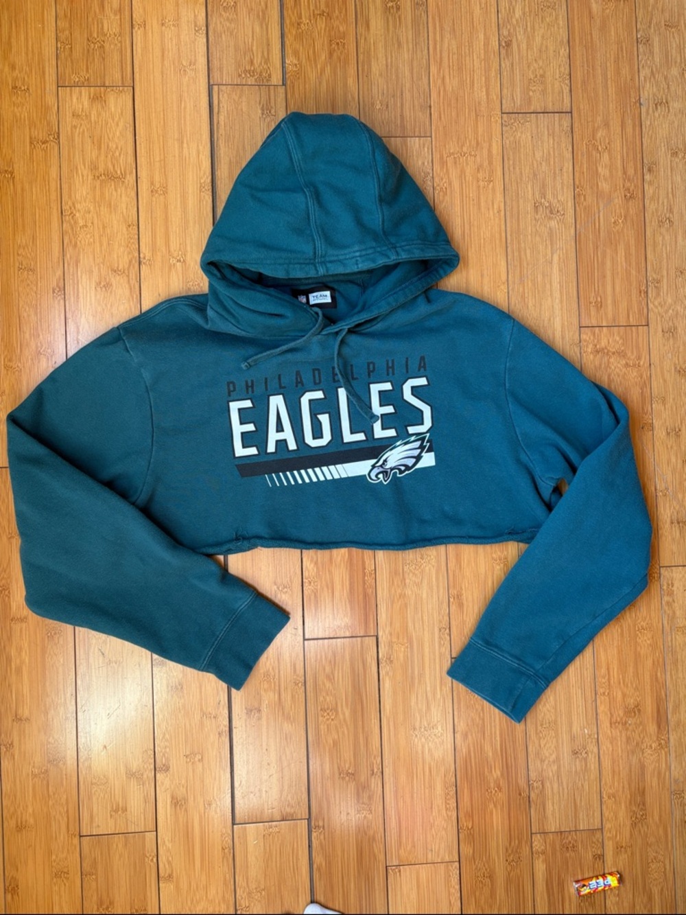 Cropped Philadelphia Eagles Hooded Sweatshirt- Men’s XL